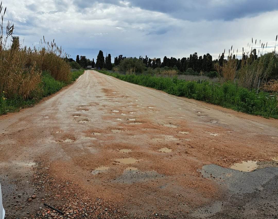 A Capoterra i rattoppi durano poco: “Strade di San Girolamo piene di crateri e senza asfalto”