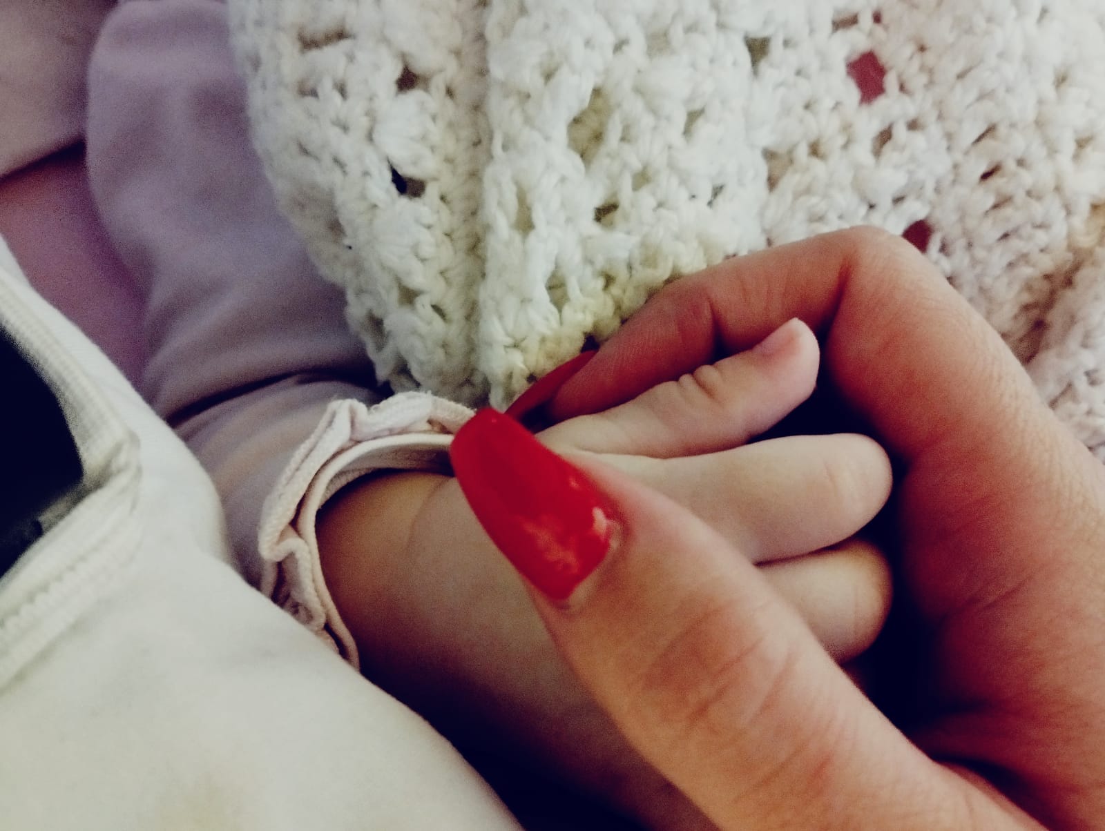 Cagliari, giovane mamma disperata senza casa: “Posso pagare, non voglio finire alla Caritas”