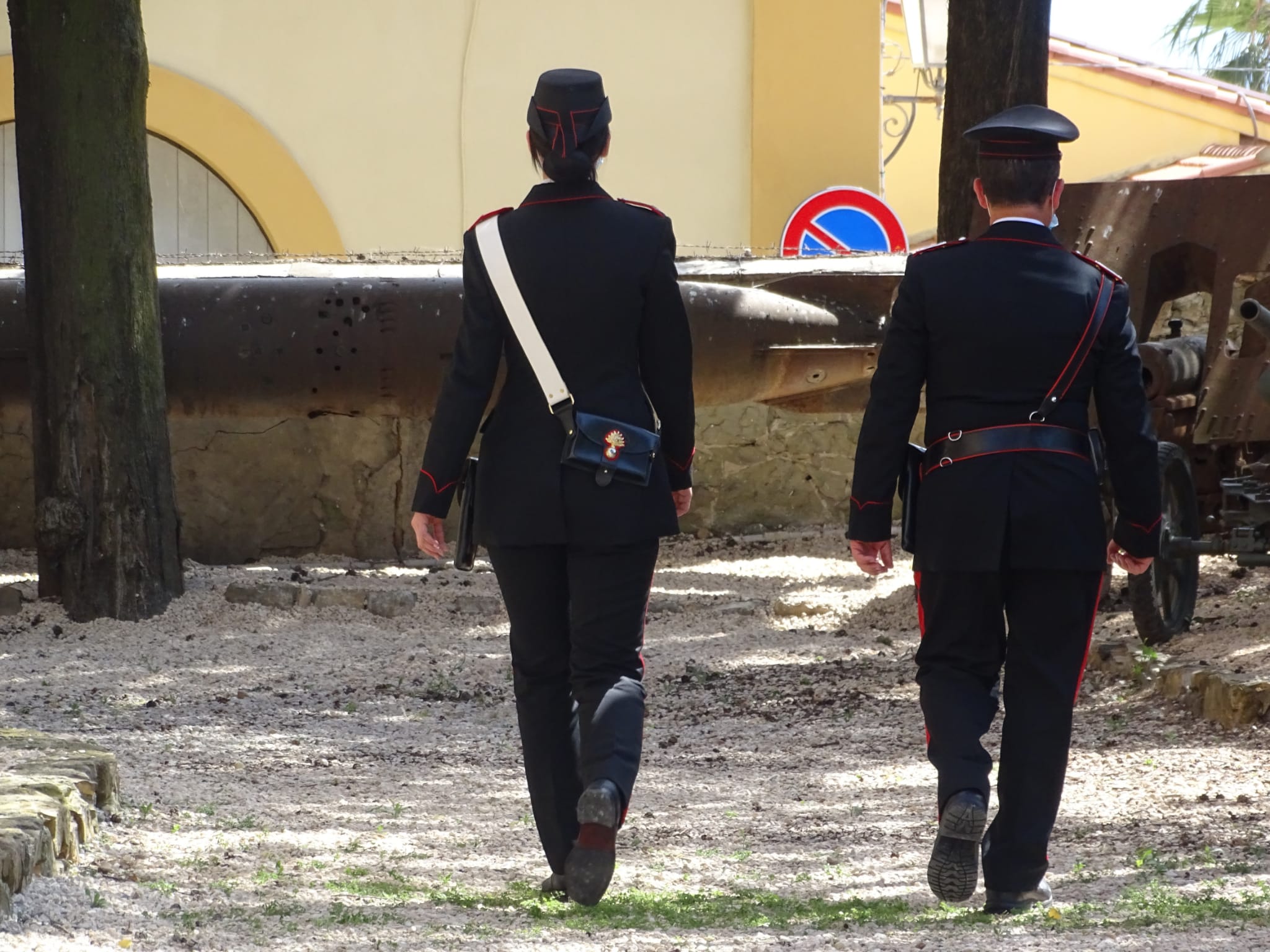 Pirri, continua a pedinare la ex nonostante il divieto del giudice: 42enne agli arresti domiciliari
