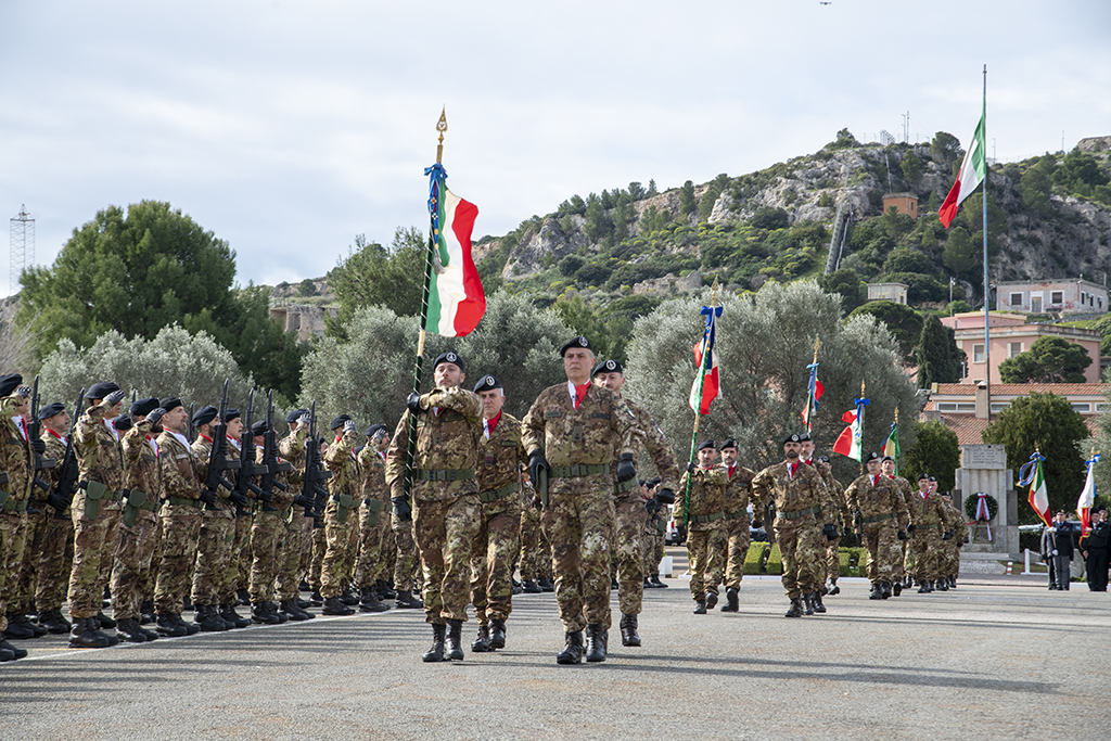 La Brigata Sassari festeggia 108 anni, consegnata la croce d’argento: “Tante vite salvate durante il Covid”