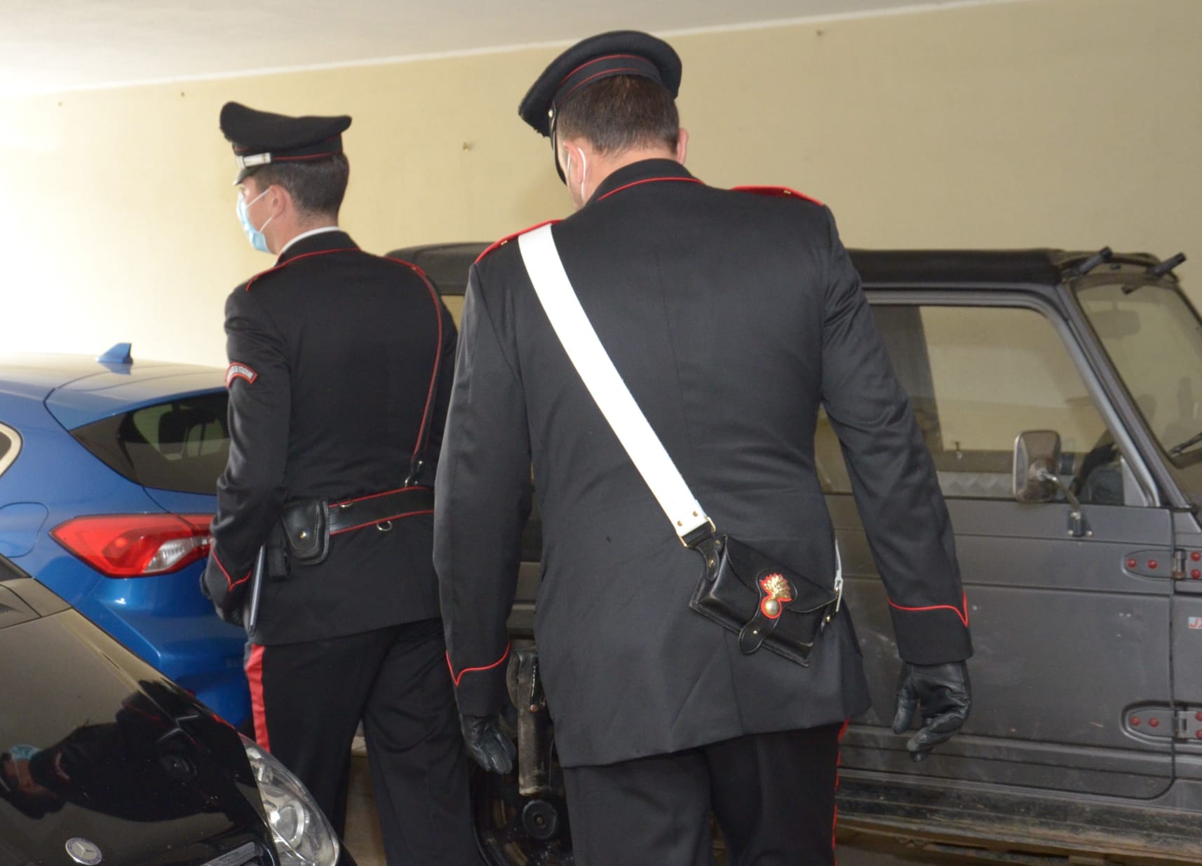 Sardara, 9 auto abbandonate accanto al centro di demolizione: multe da 14 mila euro