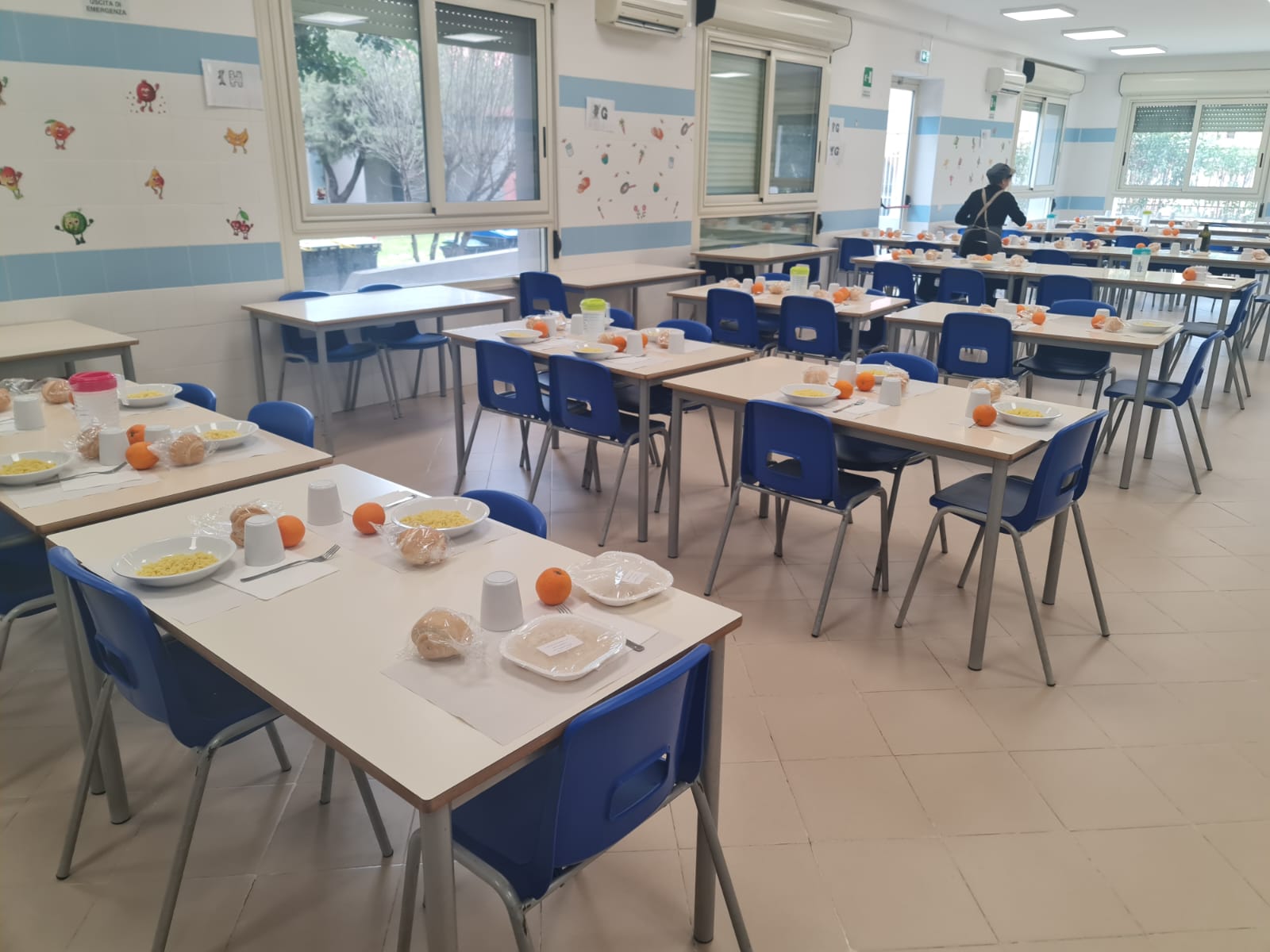 Quartu, 70 famiglie non pagano la mensa: “Ma mangiano anche i bimbi dei genitori morosi”