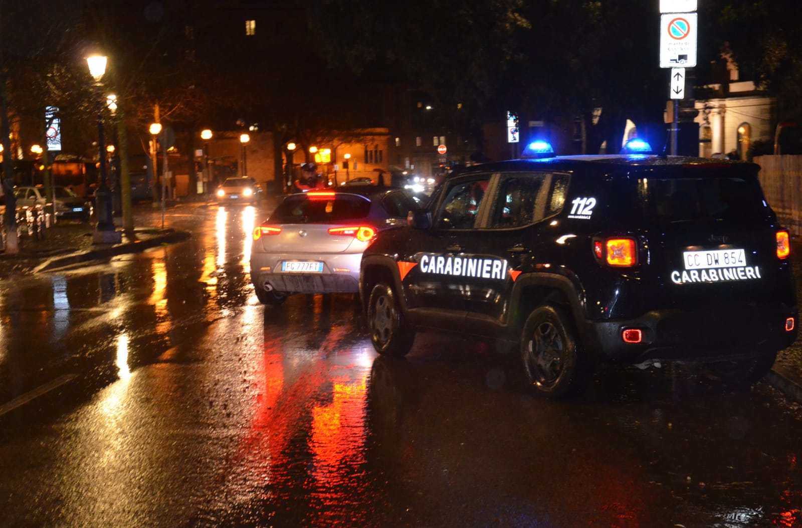 Pescatore ubriaco litiga e minaccia la moglie a Sant’Antioco, la donna salvata dai carabinieri