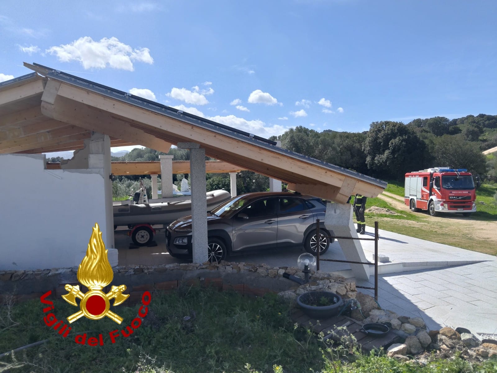 Il maestrale a 100 chilometri all’ora sferza la Sardegna, tragedia sfiorata a Villacidro