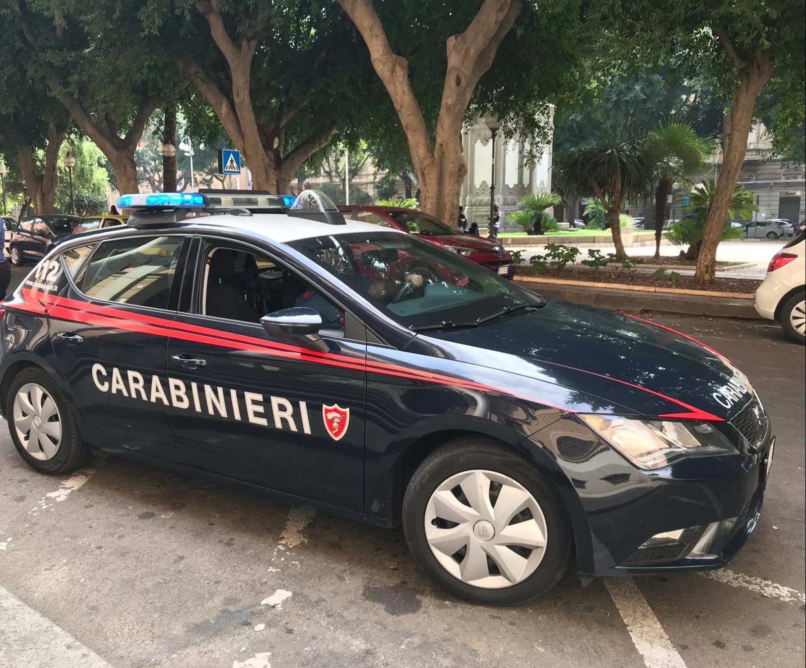 Cagliari, tensione in piazza del Carmine: rissa tra stranieri davanti a mamme e bambini