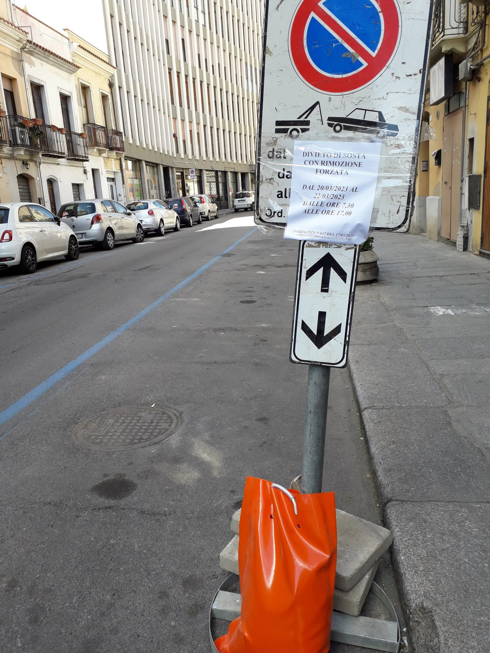 Il Corso e via Pola sognavano le lampade: “I divieti di sosta ci sono ma gli operai non si sono visti”