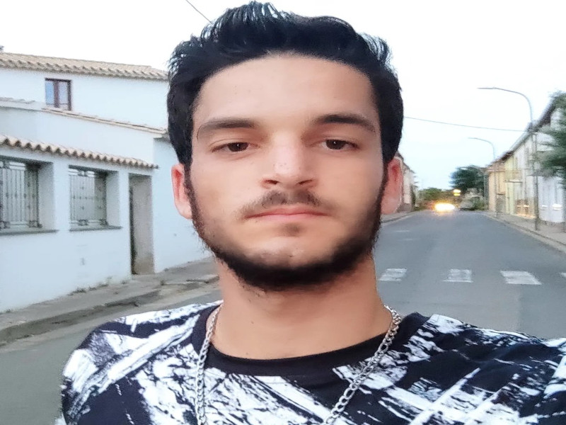 Muore nel sonno a 22 anni un giovane tifoso del Cagliari, Lunamatrona piange Diego Marongiu