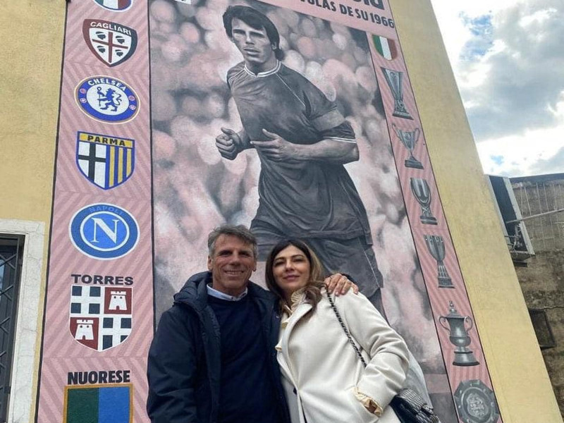 Oliena, l’emozione di Gianfranco Zola per il mega murale: “Il mio trofeo più bello”
