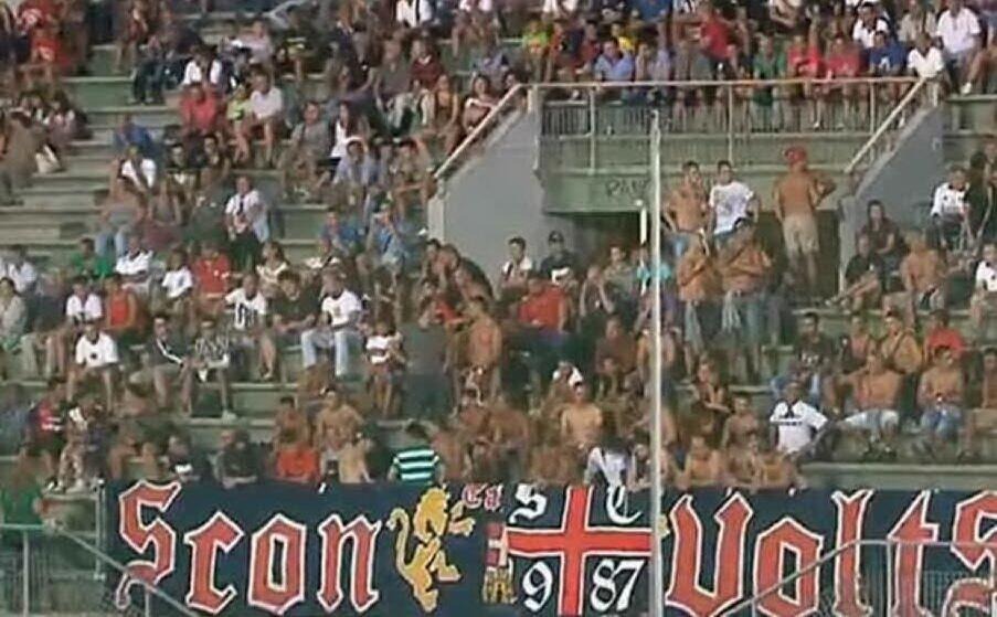 Tafferugli prima di Pisa-Cagliari, 250 ultras tentano di aggredire i tifosi sardi: 3 feriti