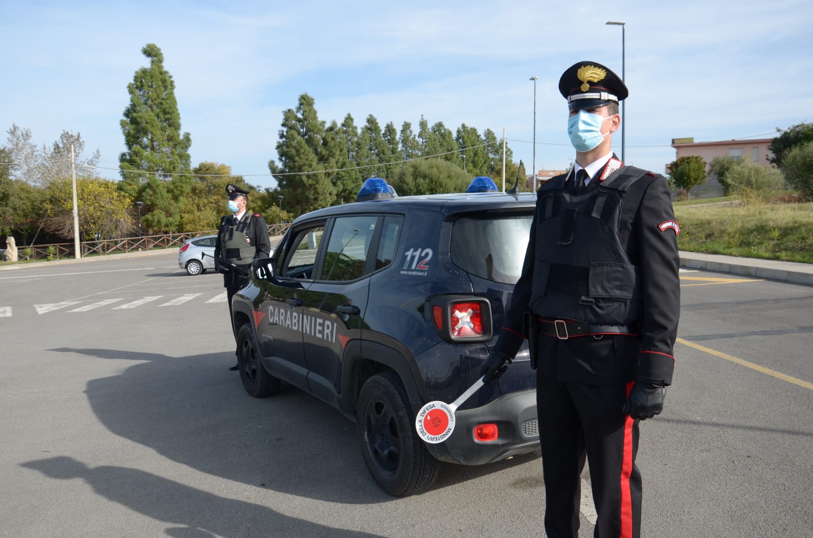Carbonia, causa un incidente e rifiuta il test con l’etilometro: denunciato