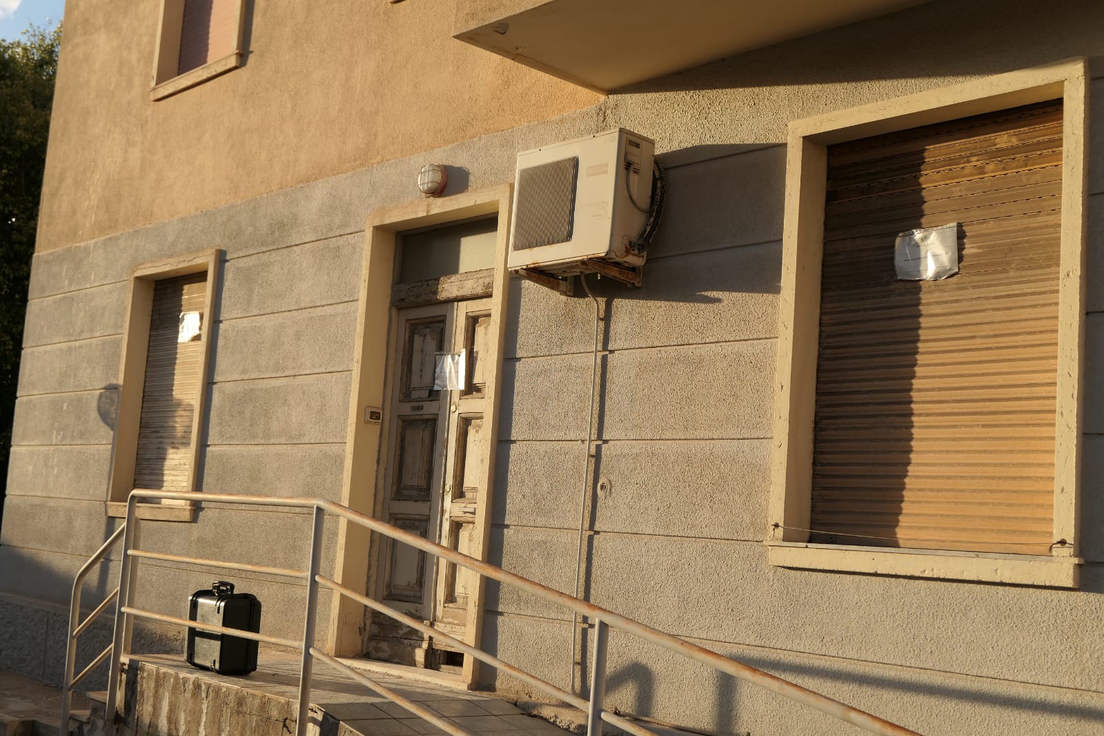 Cagliari, firma col nome del fratello morto per avere l’appartamento di Area: furbetto denunciato