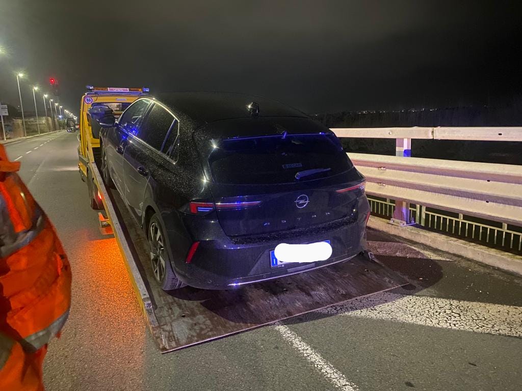 Cagliari, alla guida senza patente per la terza volta in un mese: auto sequestrata