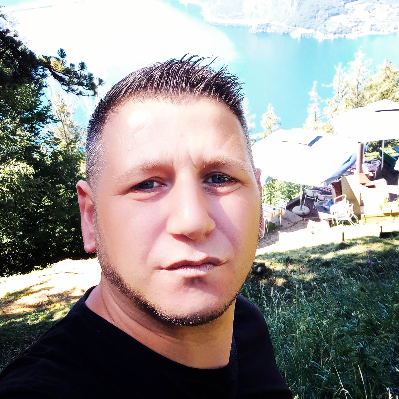 Cagliari, insegue e fa acciuffare 3 borseggiatori al Poetto: “Mi sento bene perché ho fatto una cosa bella”