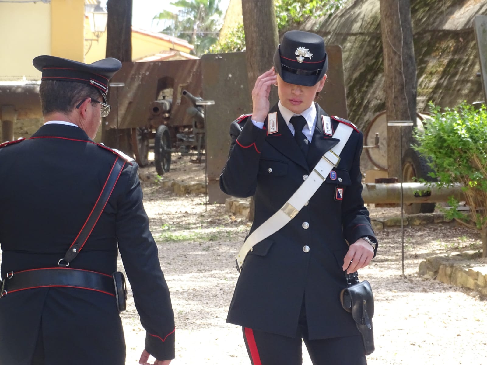 Ha il divieto di incontrarla, ma si avvicina alla ex compagna in un bar: 40enne di Guspini denunciato
