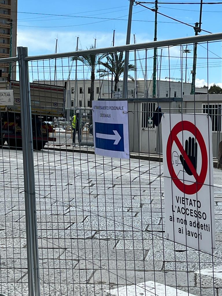 “Cantieri e processioni in centro: Cagliari bloccata con traffico e incidenti sull’asse mediano”