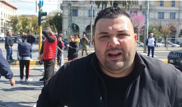 Ambulanti in rivolta contro il Comune a Cagliari: “Ci hanno tolto il lavoro, Pasqua senza uova per i nostri bambini”