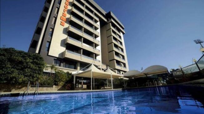 Cagliari, lo storico hotel Panorama strozzato dai debiti e chiuso finisce all’asta