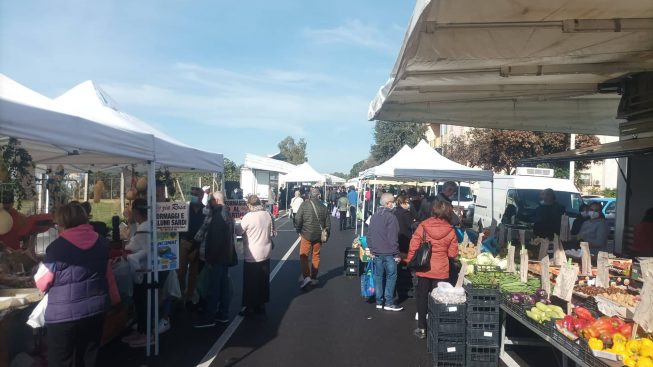 Quartu, arrivano gli sconti per i boxisti del mercato e gli ambulanti: “Tariffe abbassate del 30%”