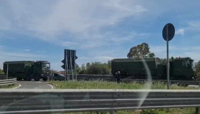 Nel giorno di Sa Die 4mila militari, i carri blindati della Nato bloccano le strade sarde