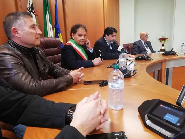 Sos lavoro, Solinas a San Gavino con gli operai in lotta: “Portovesme srl, non vi lasceremo soli”