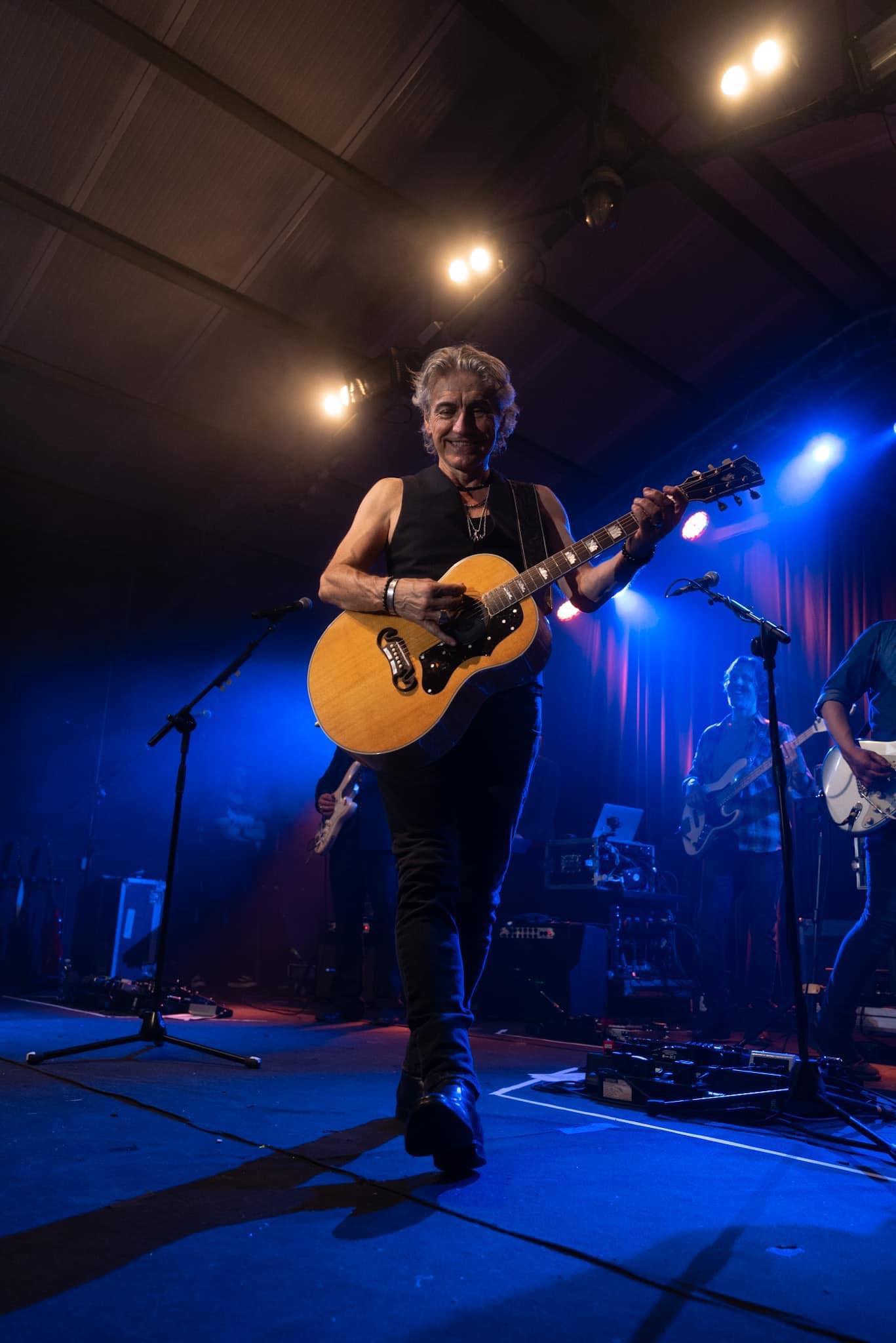 “Riderai”, il nuovo singolo di Ligabue: grinta, emozione e speranza nel brano che anticipa tour e album