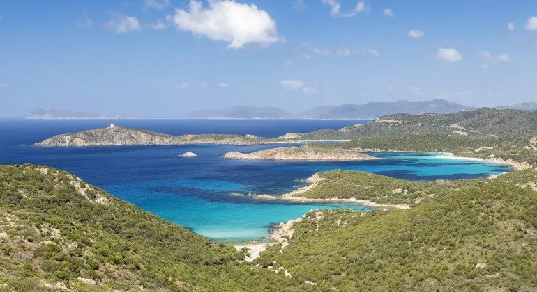 Meteo Casteddu, l’ultimo weekend di aprile inizia col caldo e temperature estive