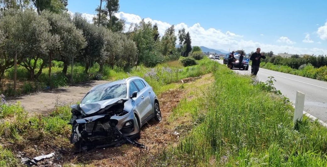 Scontro tra due auto sulla provinciale a Villasor: tre feriti, uno è in gravi condizioni