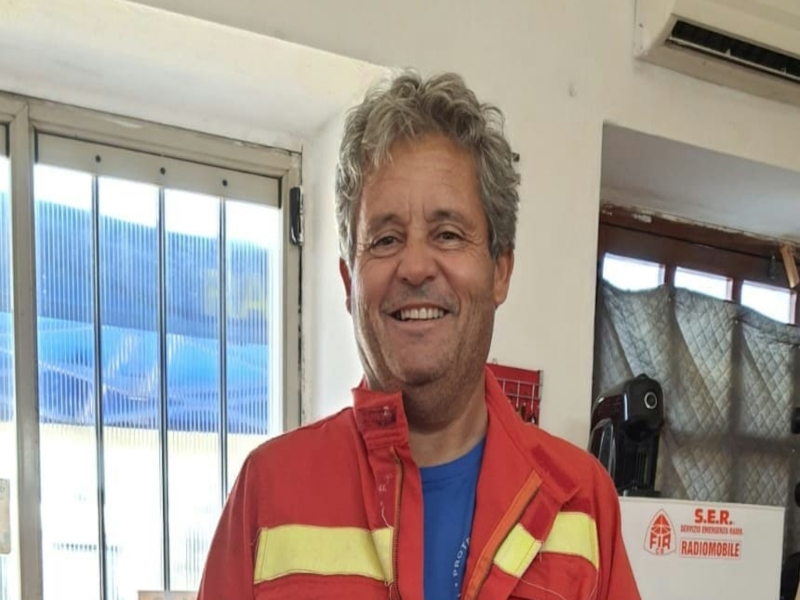 Scivola mentre scarica rifiuti e muore schiacciato dal compattatore a Portoscuso: addio a Fabrizio Cherchi