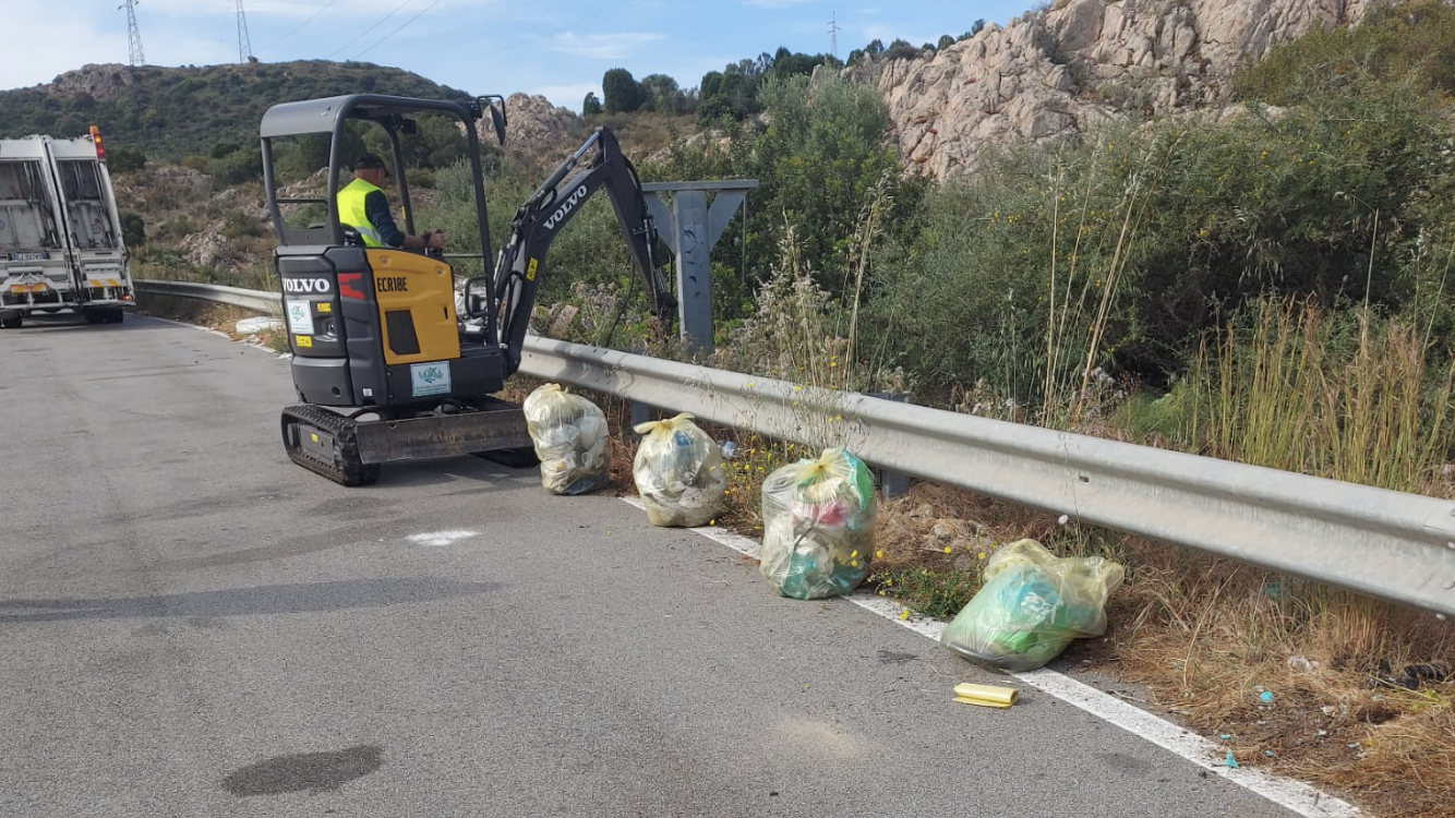 Guerra agli incivili a Sarroch, telecamere sulla strada a 4 corsie contro le discariche abusive