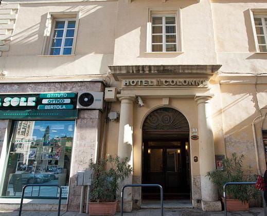 Cagliari, precipita dalla finestra di un hotel: muore un sindaco polacco 44enne