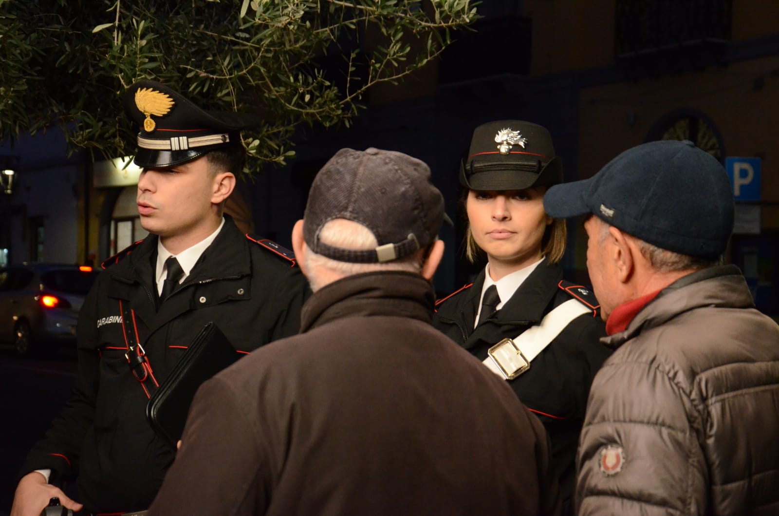 Occhio alle truffe, i carabinieri incontrano gli anziani a Pula
