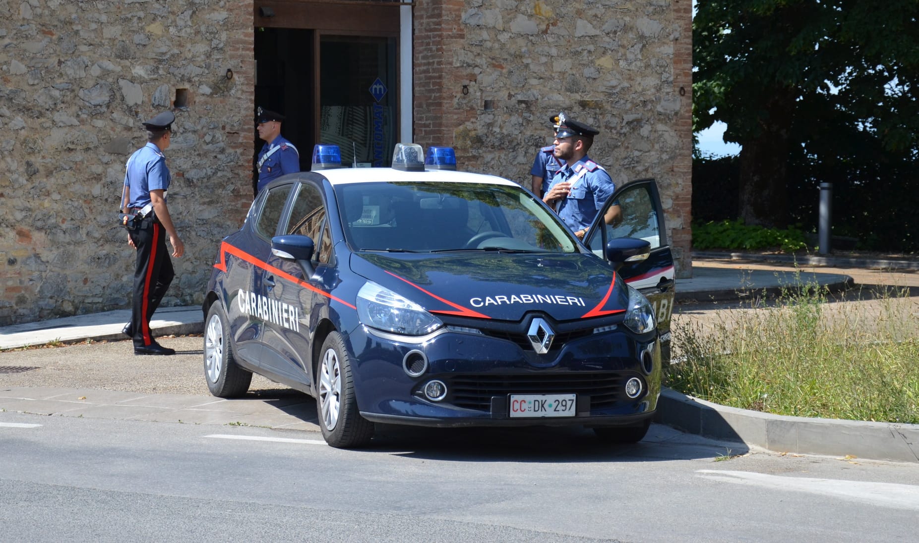 Guspini, attiva 12 sim con i dati di una ignara cliente: procacciatore d’affari denunciato per truffa