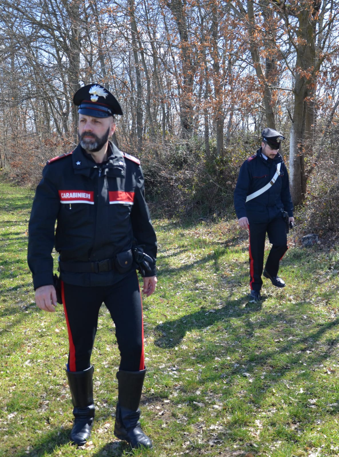 Bruciava illecitamente rifiuti nel proprio terreno, imprenditore agricolo denunciato a Barrali