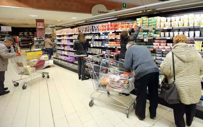 Cagliari, prezzi alle stelle e i discount battono market nella sfida del carrello: in arrivo altri 6 Eurospin