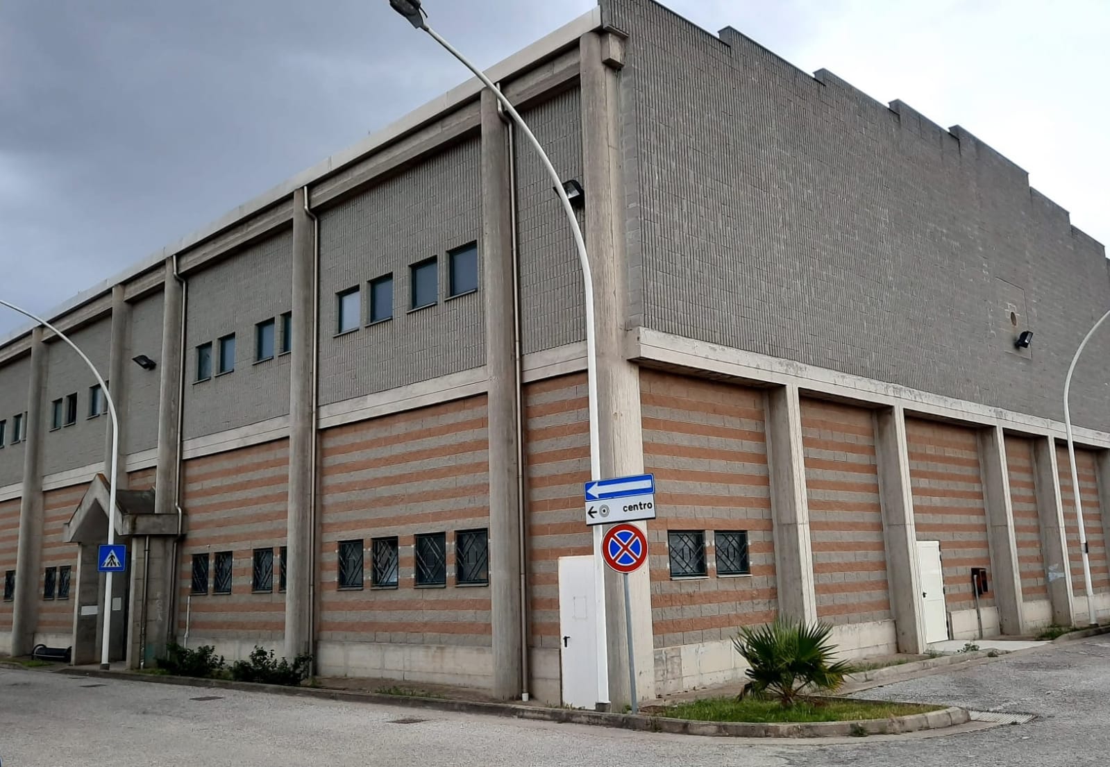 A Uta risorge il palasport, 488mila euro per nuovi spogliatoi e impianti fotovoltaici