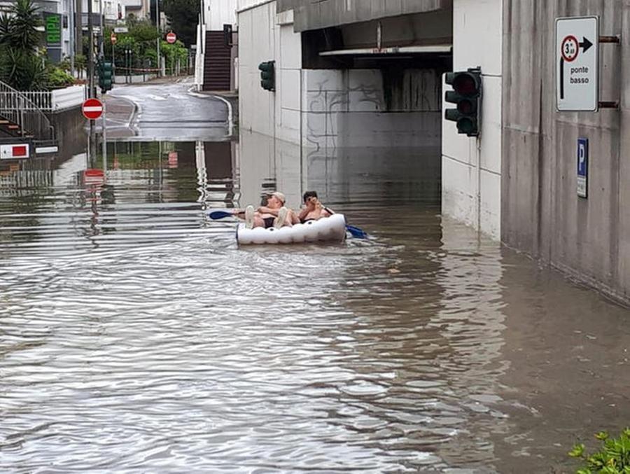 Apocalisse maltempo, Italia nella morsa: Emilia Romagna e Marche in massima allerta, 1000 evacuati