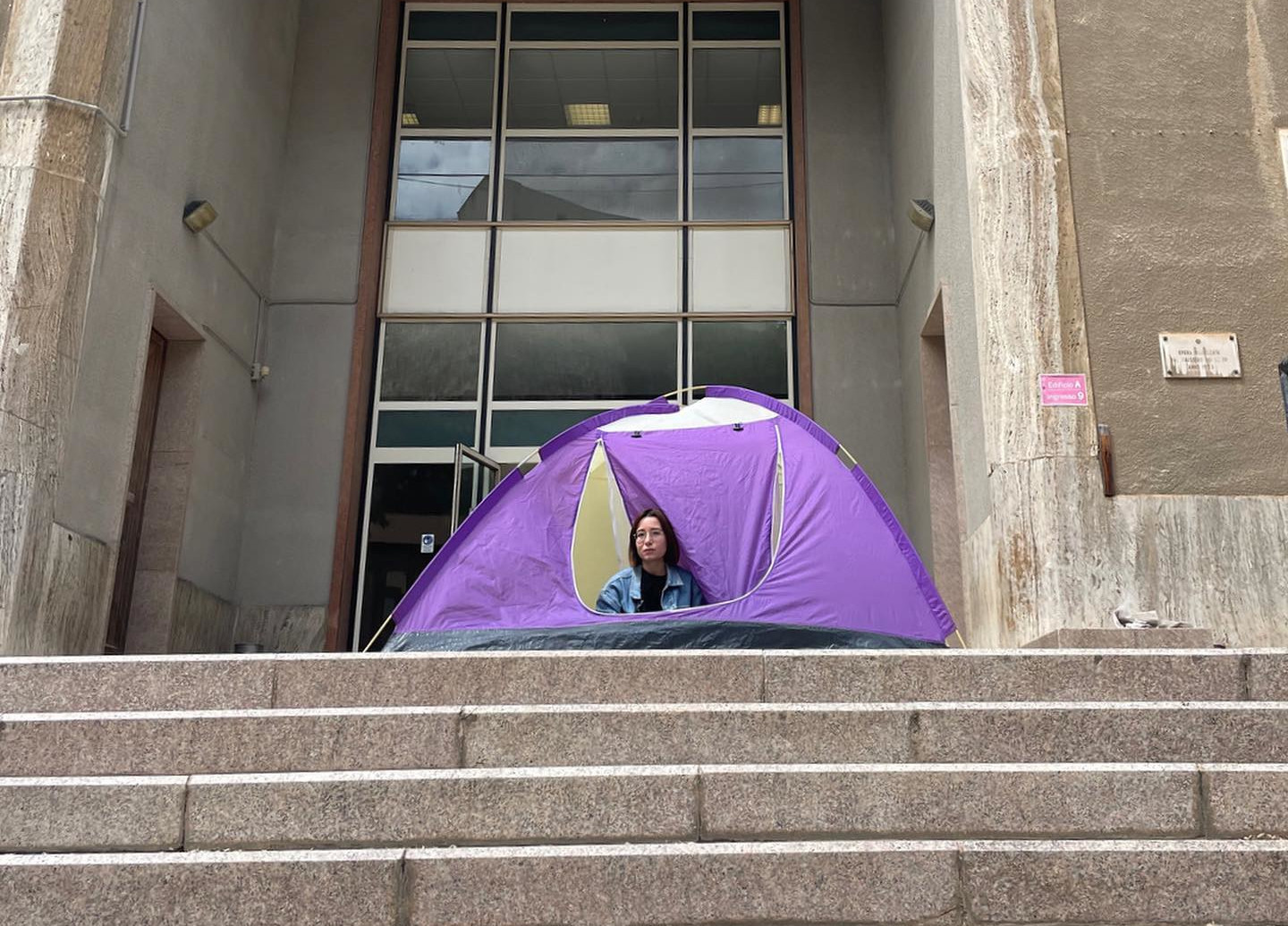 Gli studenti fuorisede protestano per gli affitti alti: “E a Cagliari la vita costa troppo”