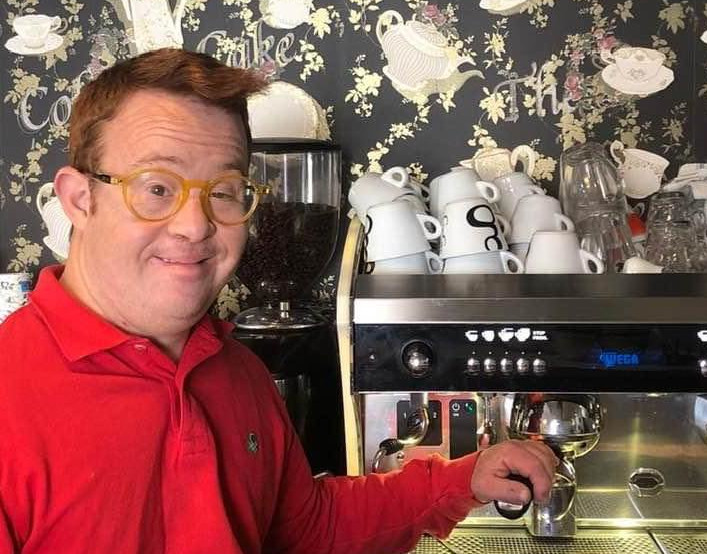 Il record di Davide Fanzecco, dal tirocinio al contratto da barman a Quartu: “Un grande orgoglio”