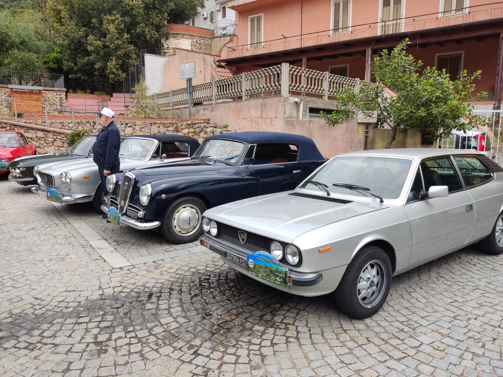 Auto d’epoca, in Ogliastra il raduno delle storiche Lancia