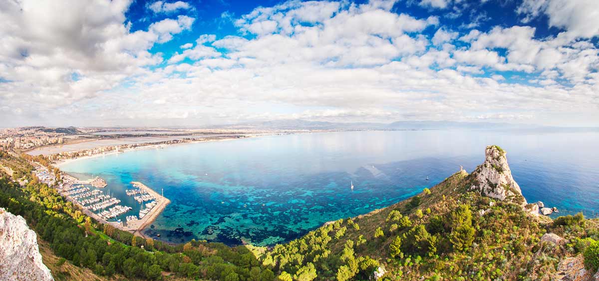 Cagliari, mondiali di Triathlon al Poetto: le gare sotto la Sella del Diavolo nelle tv di tutto il mondo