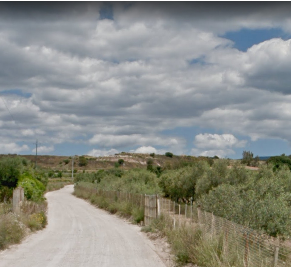 Quartu, piscina ornamentale con parcheggio e pannelli fotovoltaici: “Va demolito tutto”
