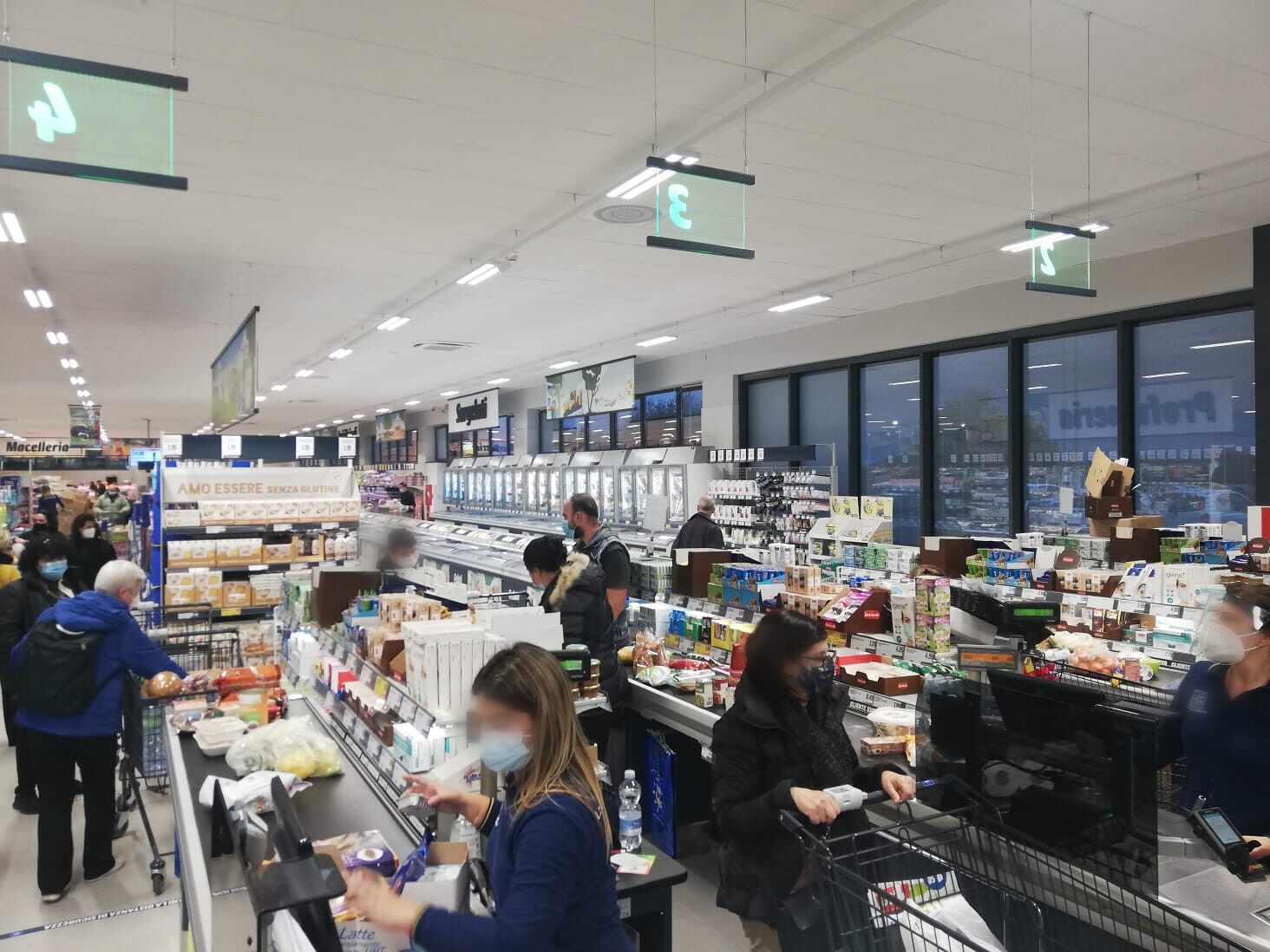 Cagliari, senza freni la galoppata dei prezzi: ancora aumenti, famiglie in ginocchio