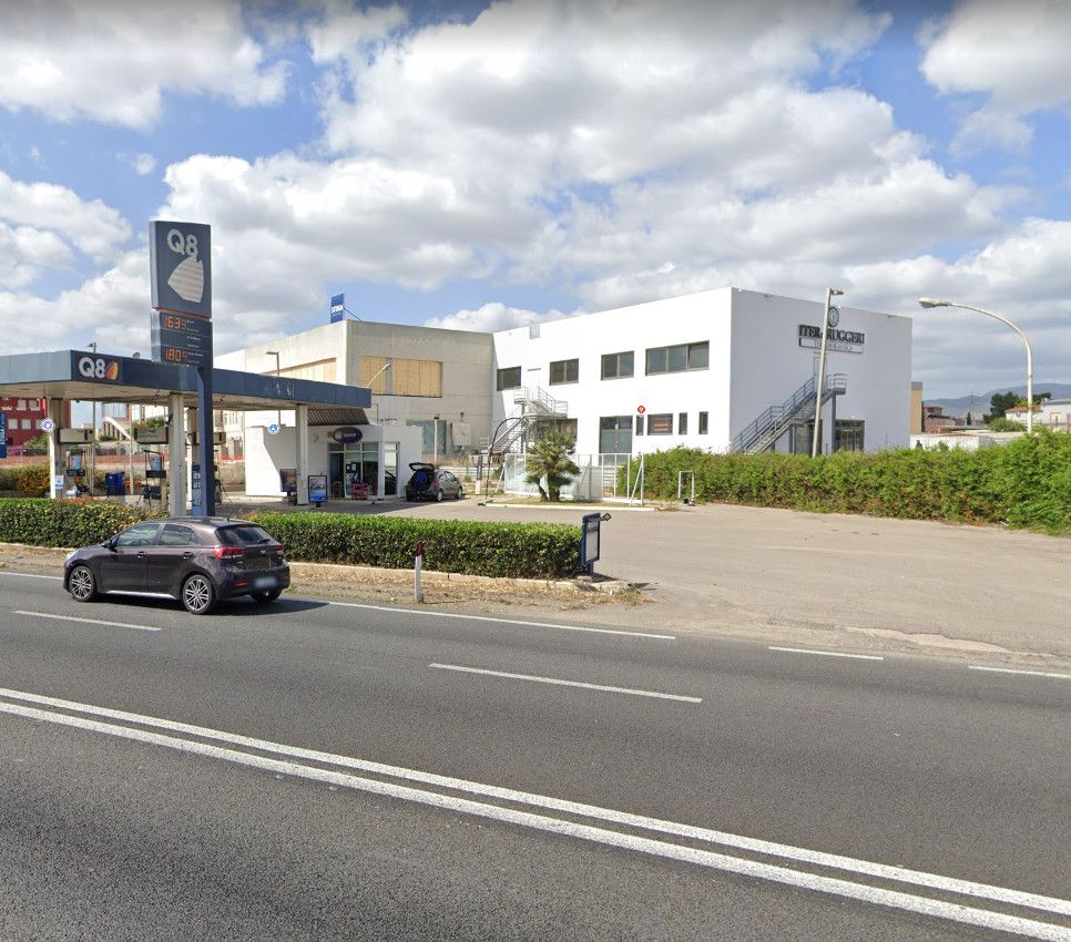 Selargius, prosegue l’assalto dei centri commerciali ai bordi della 554: caccia ai clienti tra italiani e stranieri