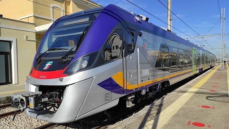 Da Cagliari a San Gavino e Oristano, svolta ferrovie in Sardegna: 45 milioni per treni elettrici ogni 6 minuti