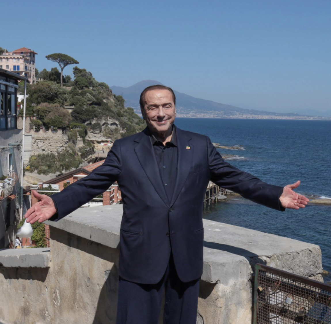 Berlusconi si è aggravato all’alba ed è morto in pochi minuti: la notizia fa il giro del mondo