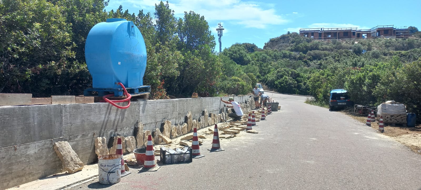 Costa Rei, proseguono i lavori per la messa in sicurezza e la riqualificazione dell’asse viario della borgata