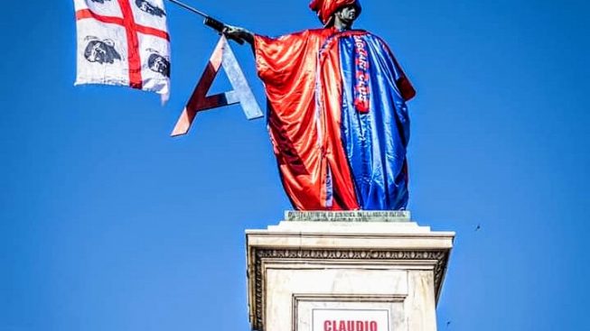 Cagliari, Carlo Felice diventa Claudio Felice e si veste con i colori