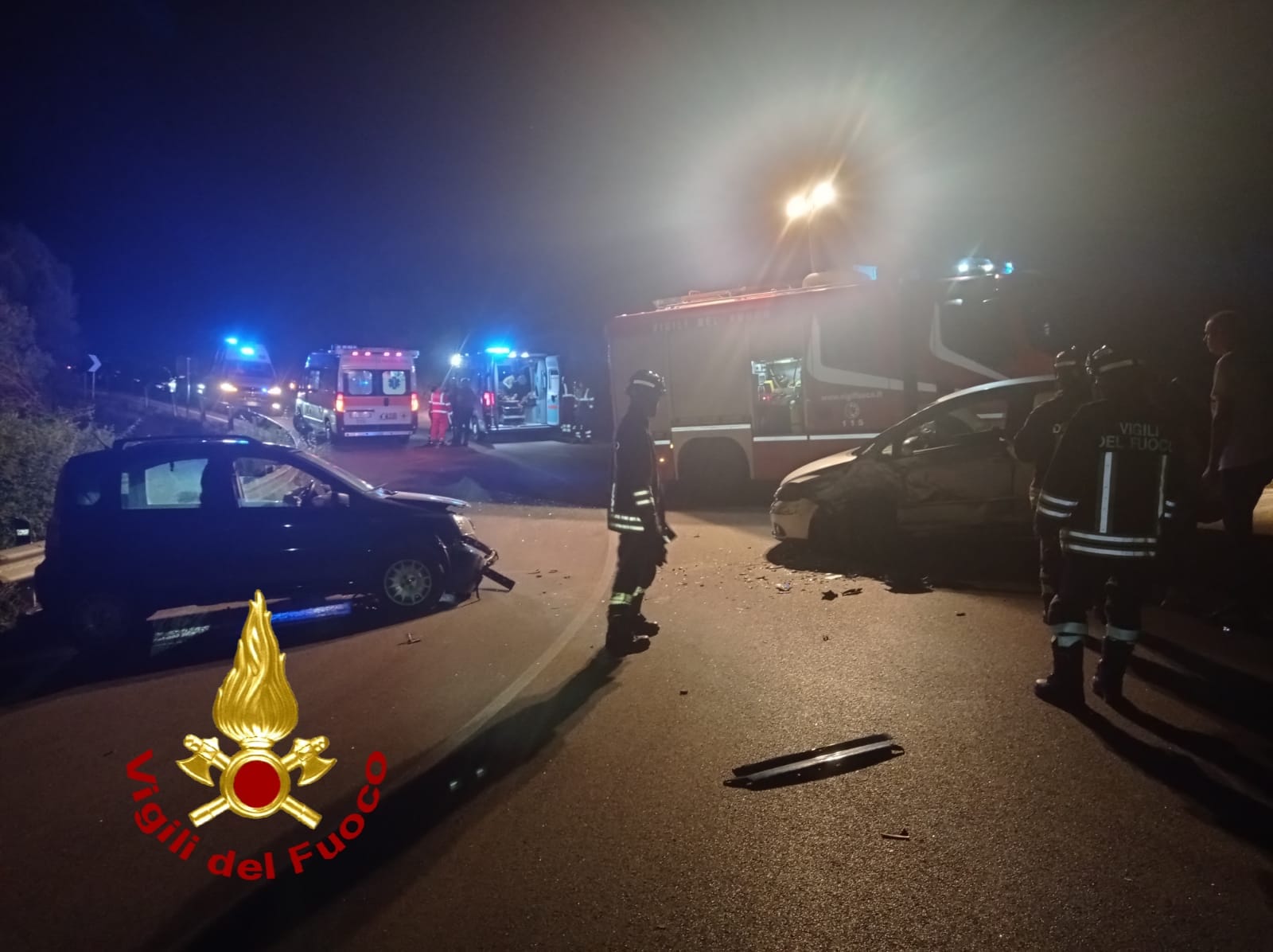 Pauroso schianto tra i tornanti della Statale 133, feriti padre e figlio minorenne