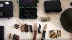 Adolescenti a scuola con coltelli e molotov, perquisizioni in Sardegna