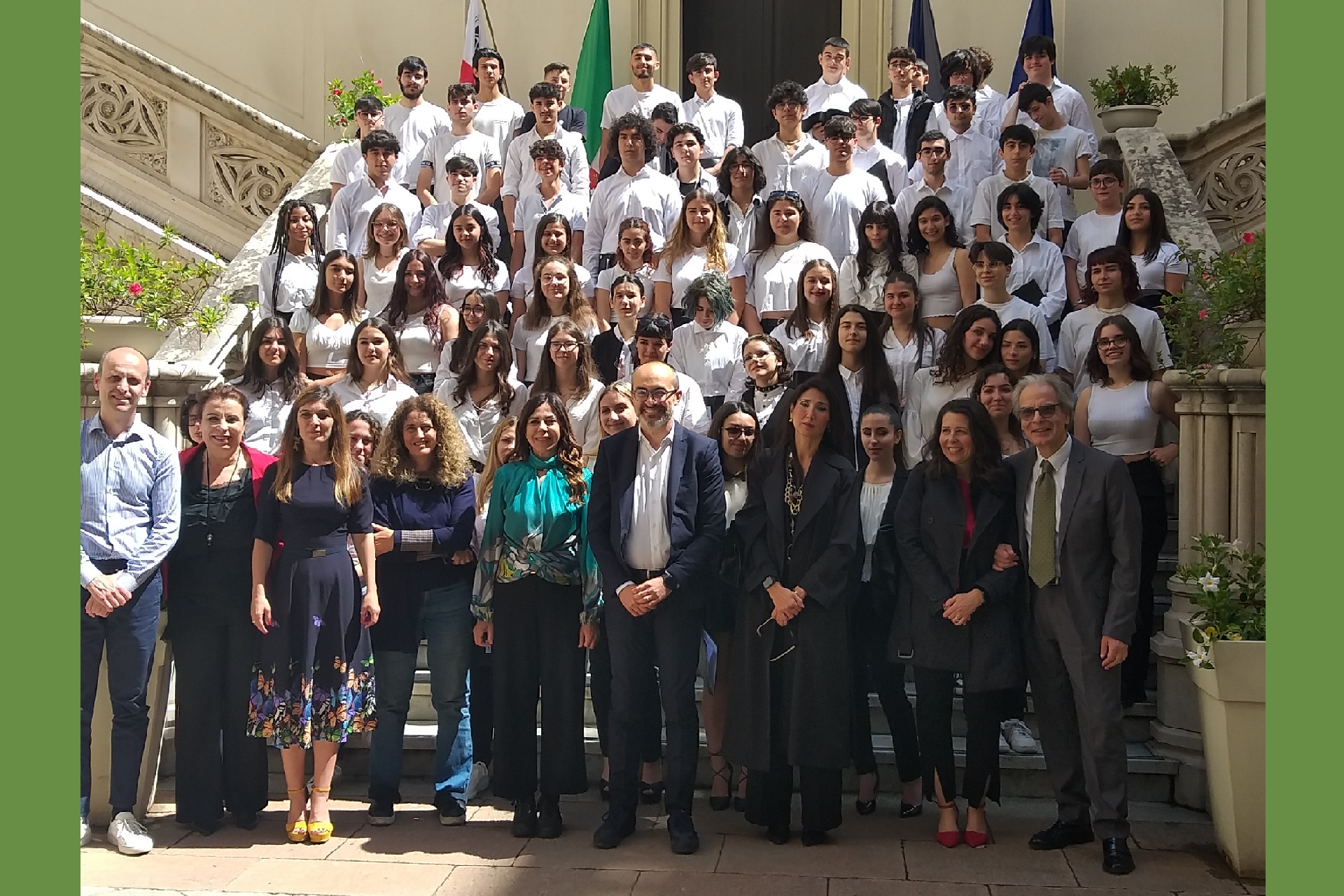 Fiori, concerti e auto d’epoca: in via Manno e in via Garibaldi arriva “Petali in città”